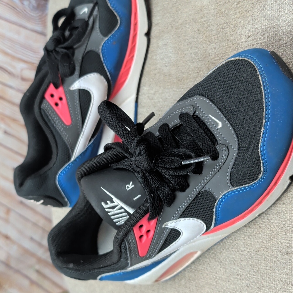 Nike Air Crossover Skeakers Kids Size 5 - Picture 2 of 7